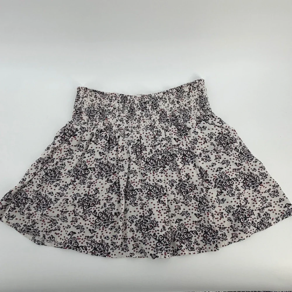 Free People Mini Skort‎ XS Boho Floral Flowy Elastic Waist Button Front Ivory